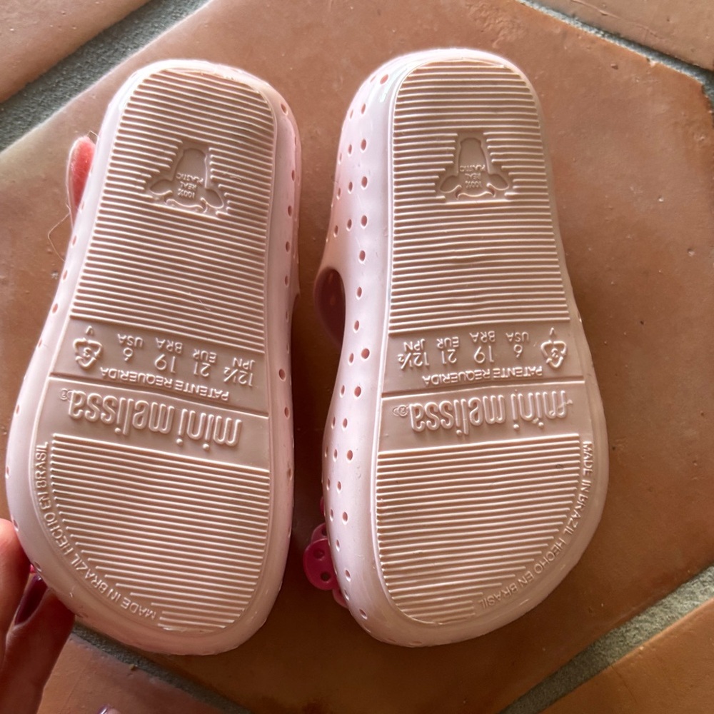 Mini Melissa | Furadinha Perforated Flower Mary Jane | sz 6 - Picture 3 of 5